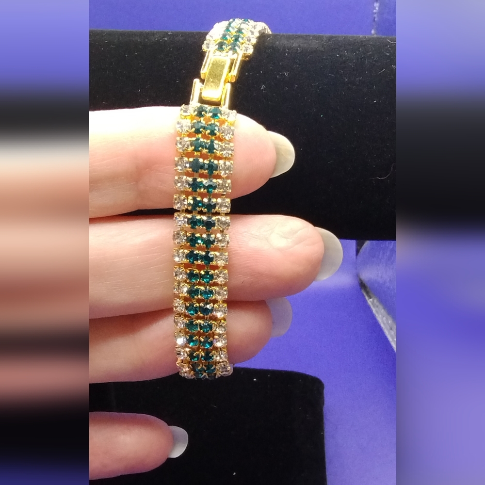 7" Gold Tone Tennis Style Bracelet